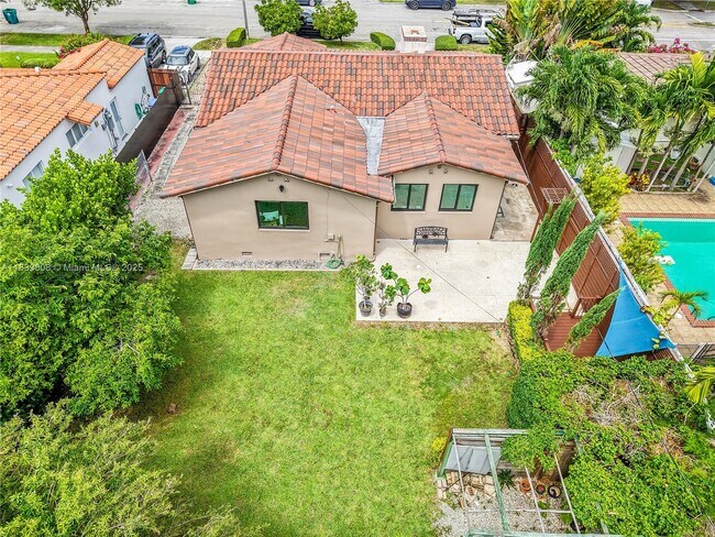 Foto del edificio - 619 SW 20th Rd