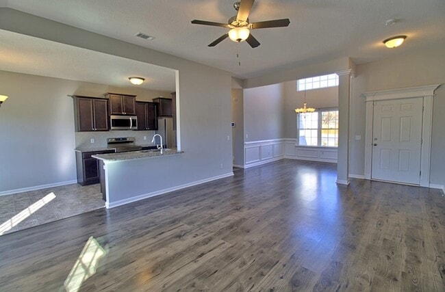 Foto del edificio - 136 Summerhill Dr NE