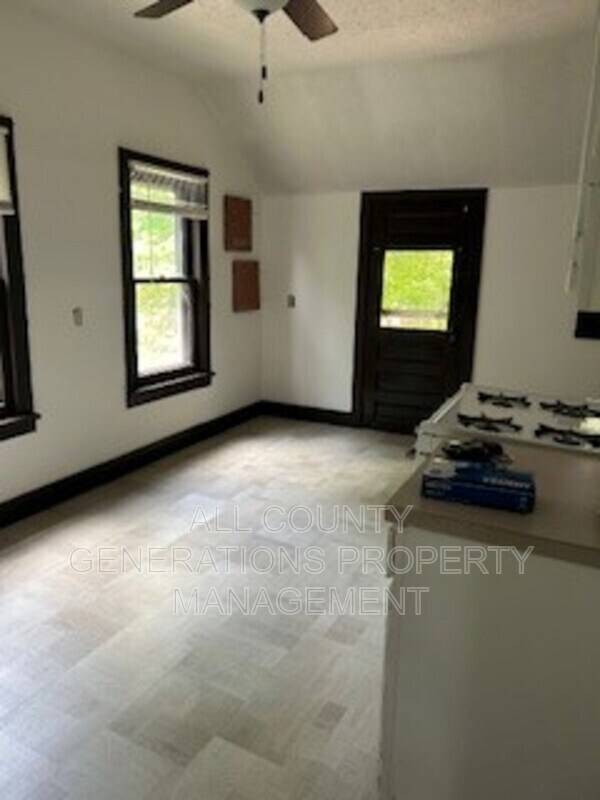 Foto del edificio - 3192 W 54th St