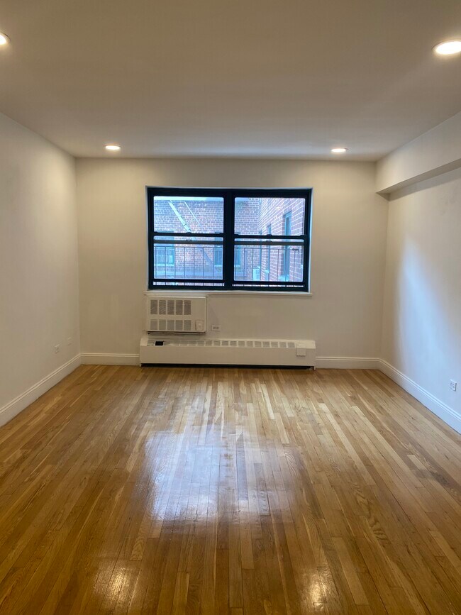 14945 Northern Blvd Unit 4M, Queens, NY 11354 Condo for Rent in