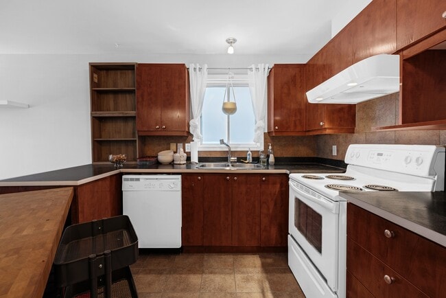 Building Photo - 7211 Rue Chouinard