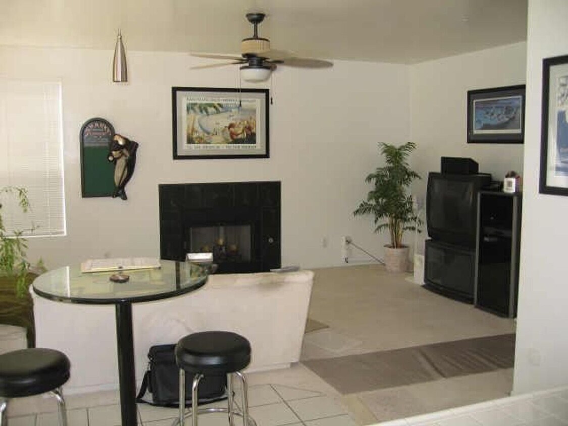 Foto del edificio - Gorgeous 4 bedroom Scottsdale home with POOL and 3 car garage