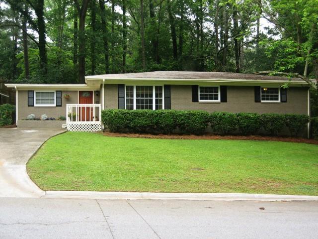 Primary Photo - 1359 Spruce Dr SE