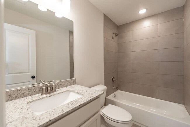 Foto del edificio - 140 Blue St