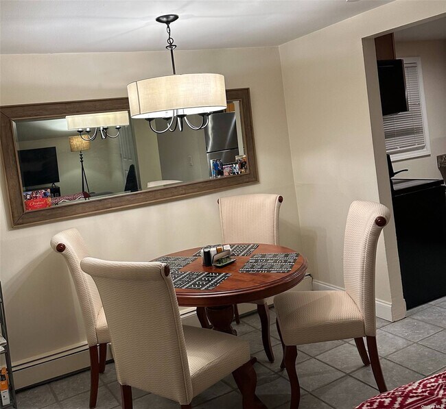 Foto del edificio - 1315 Middle Country Rd