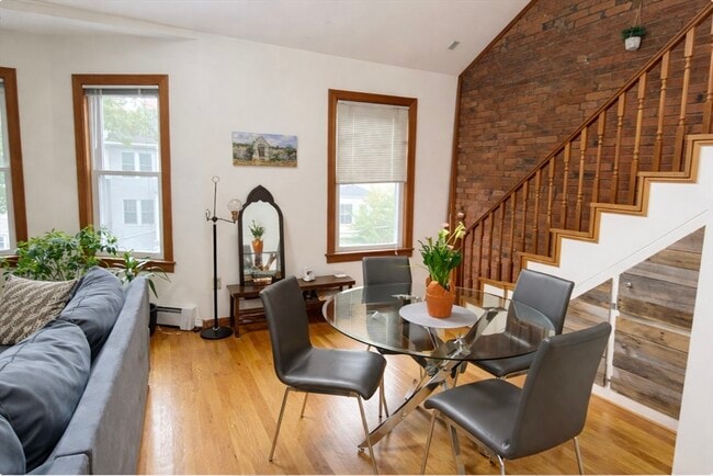 Building Photo - 30 Newbern St