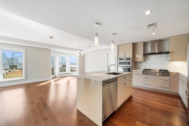 Building Photo - 100 Eton Row