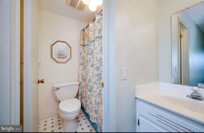 Building Photo - 1375 Pershing Blvd