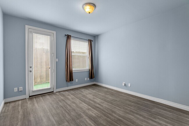 Foto del edificio - 2820 Sherwin St