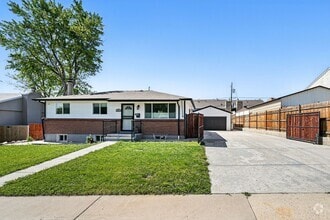Building Photo - 184 Leona Dr