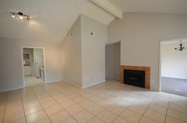 Foto del edificio - 3727 Meadow Pl Dr