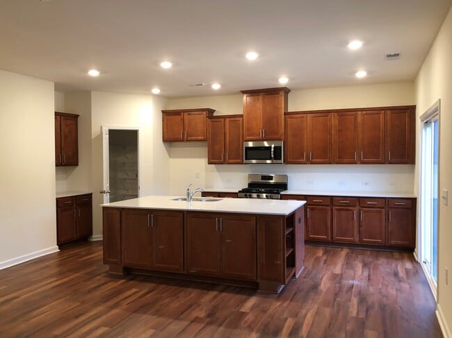 Kitchen - 1147 Epiphany Rd