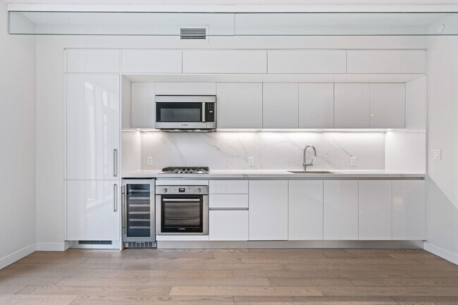 Foto del edificio - 505 W 43rd St