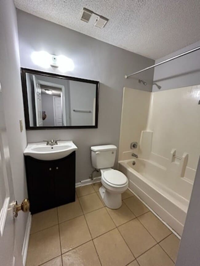 Photo - 1166 Booth Rd SW House