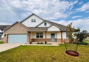 Building Photo - 1421 Hickory Trl