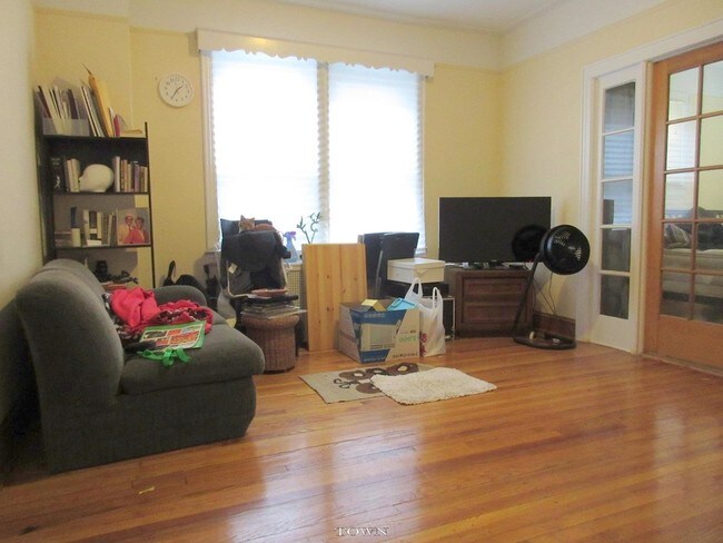 Foto del edificio - 3451 Crescent St