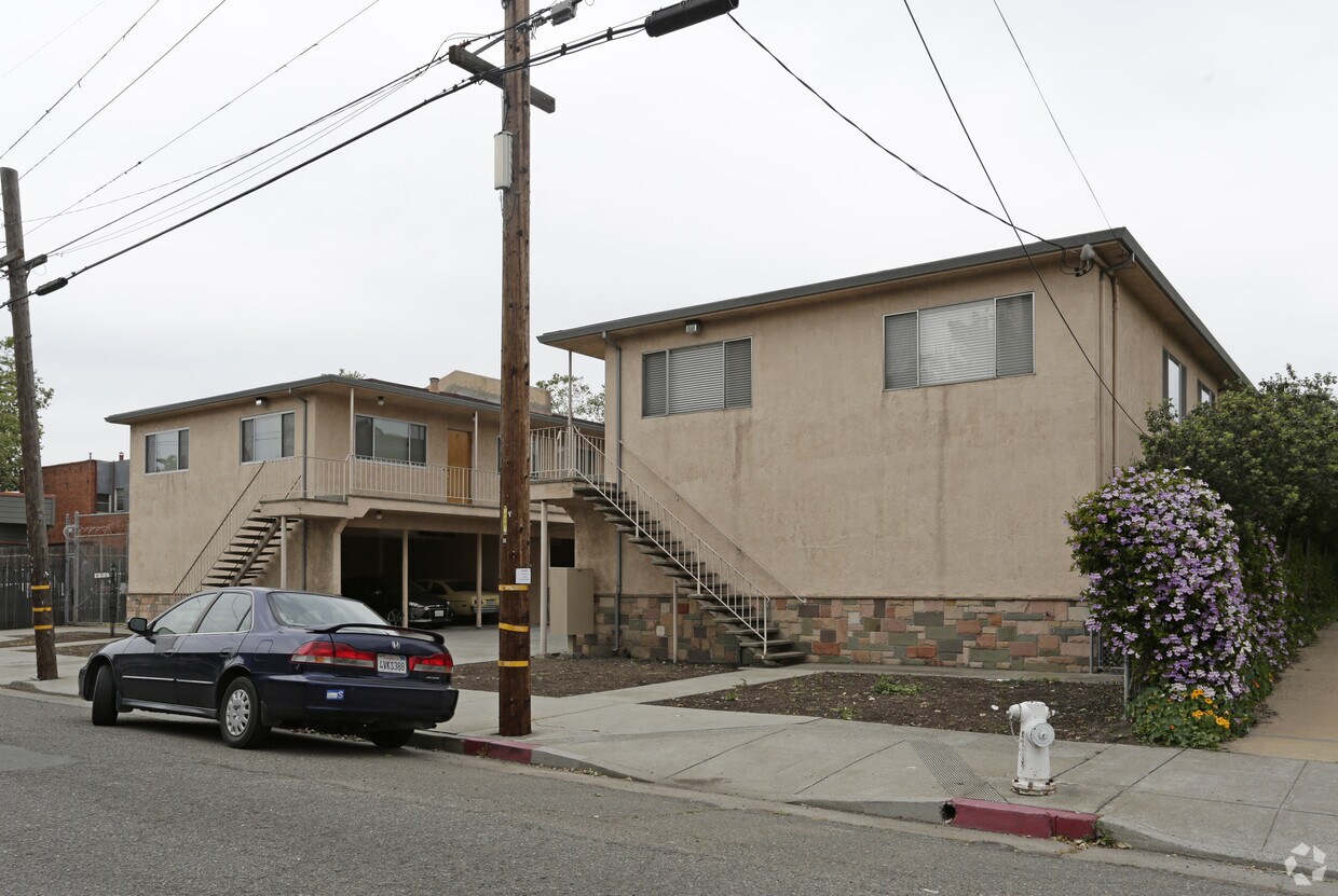 Building Photo - 490 42nd St