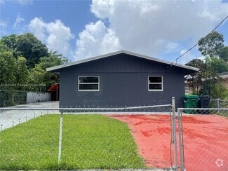 Building Photo - 3338 NW 34th St