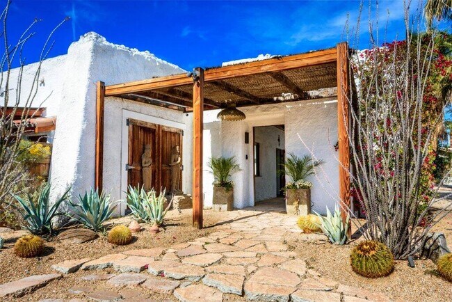 Foto del edificio - 71607 Sahara Rd