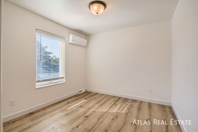 Foto del edificio - 4711 Columbine St