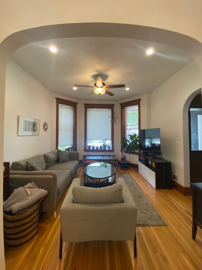 Foto del edificio - 2215 W Rice St