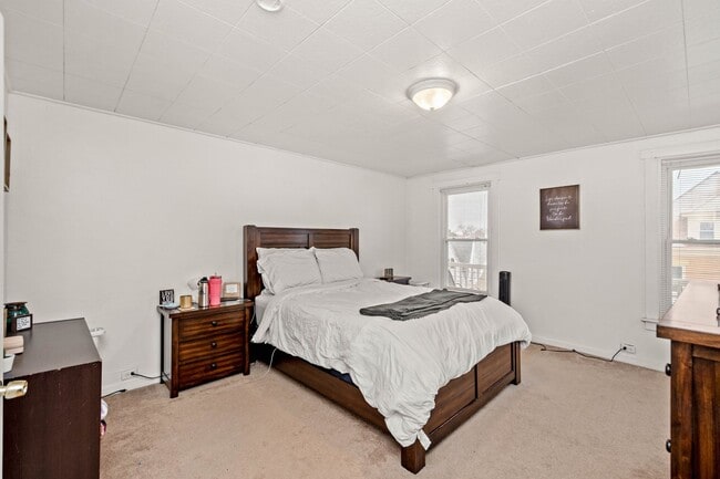 Building Photo - 131 Ulysses St