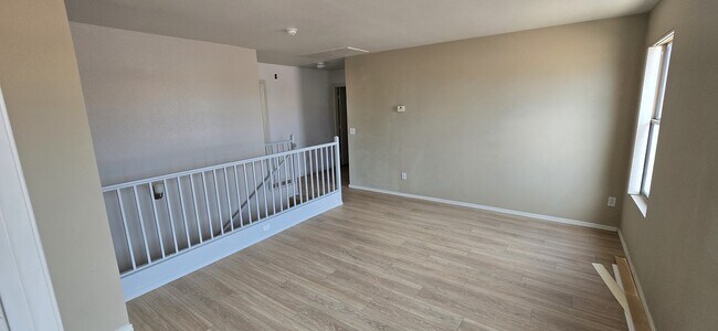 Foto del edificio - 2369 E 35th Ave