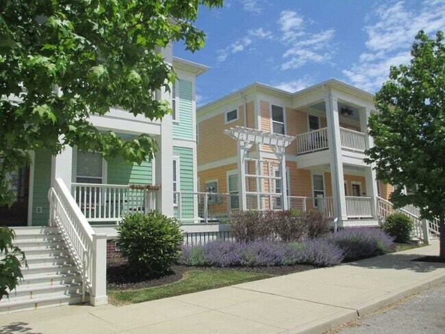 Building Photo - 421 E Hillside Dr
