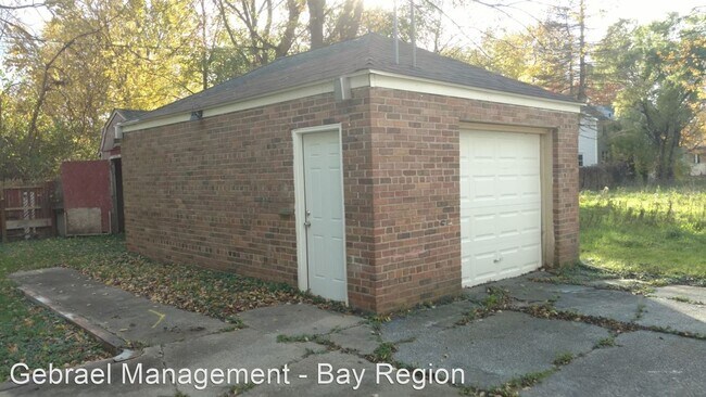 Building Photo - 3 br, 1 bath House - 1439 Greenwich St.