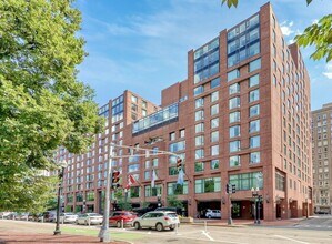 Building Photo - 220 Boylston St