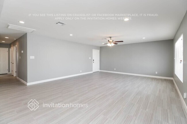 Building Photo - 8444 E Vernon Ave