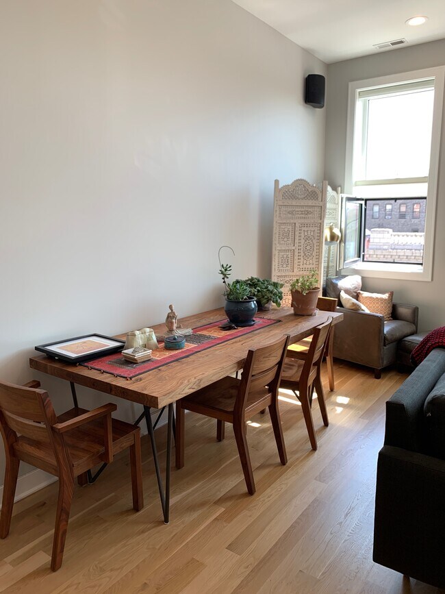 Dining - 1810 S Racine Ave