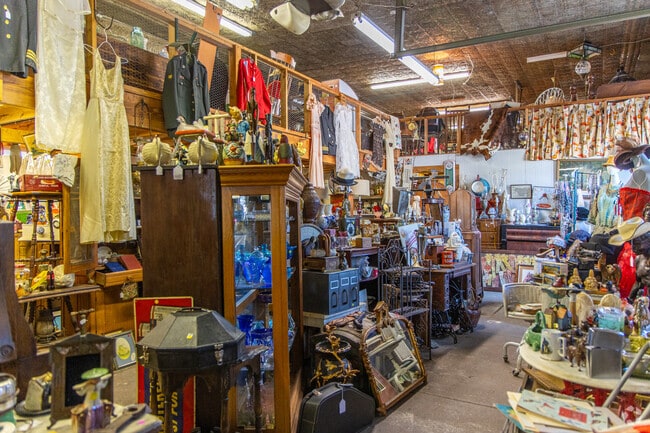 Relics Antiques in Temple is a great shop where you can discover a wide array of items.