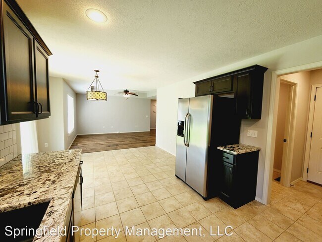 Building Photo - 3 br, 2 bath House - 3344 E. Beaumont Ct