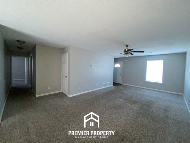 Foto del edificio - 4561 Northwood Hills Dr