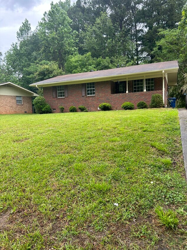 Primary Photo - 790 Plainville Cir SW