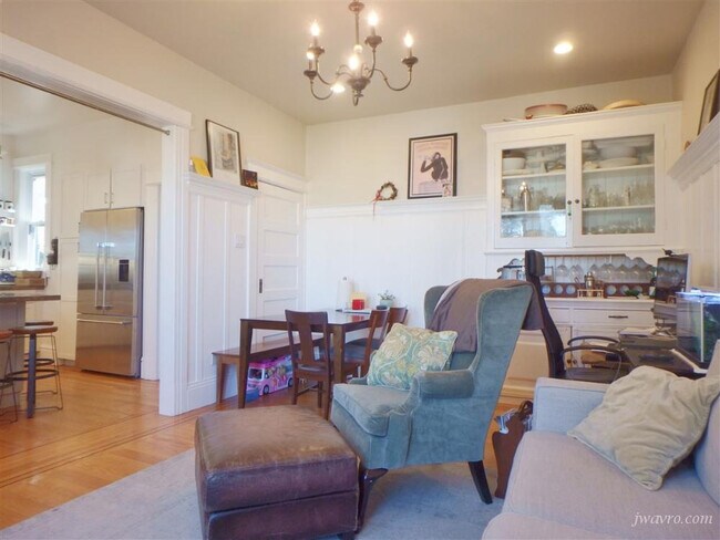 Building Photo - 25 Cortland Ave