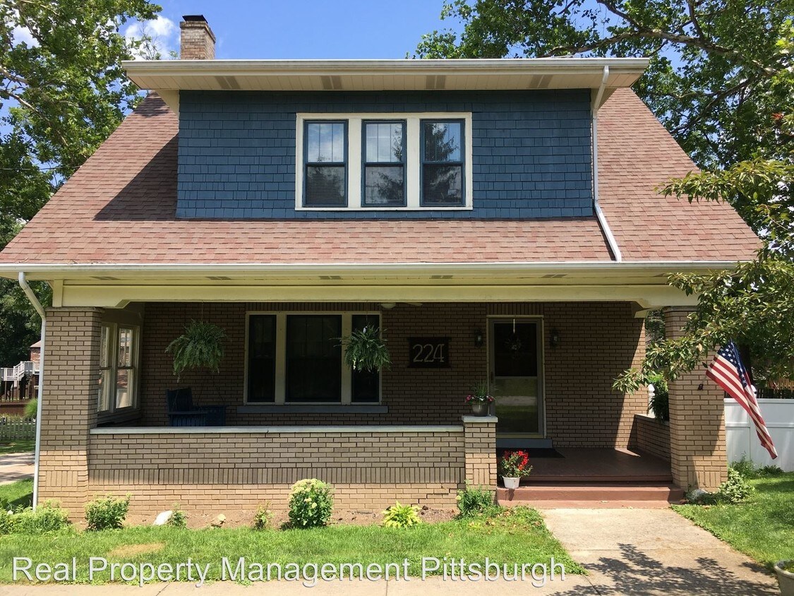Primary Photo - 224 W McMurray Rd