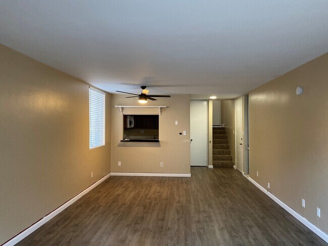 Foto del edificio - 4545 Collwood Blvd