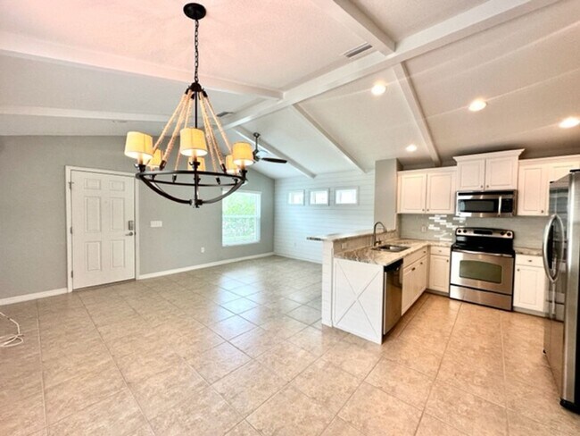 Foto del edificio - 2/2 CUTE COTTAGE - WOODBROOK COMMUNITY - NEAR SHOPPING/SCHOOLS