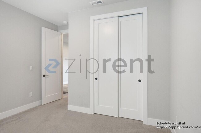 Foto del edificio - 3422 S 164th St