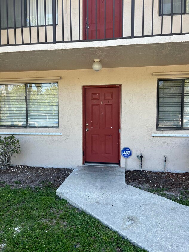 Primary Photo - 400 Nottingham Cir