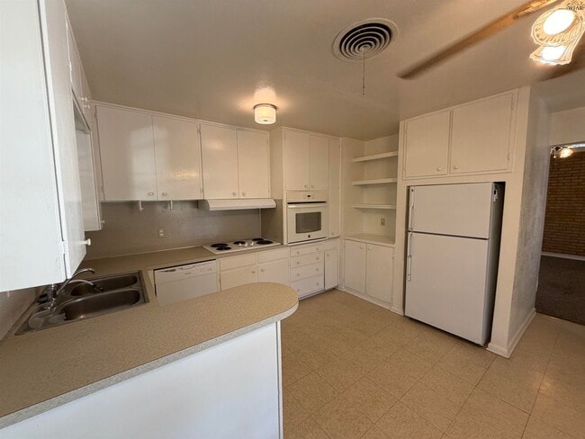 Building Photo - 4508 Bermuda Ln