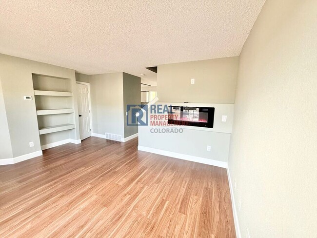 Foto del edificio - 3805 Smoke Tree Dr