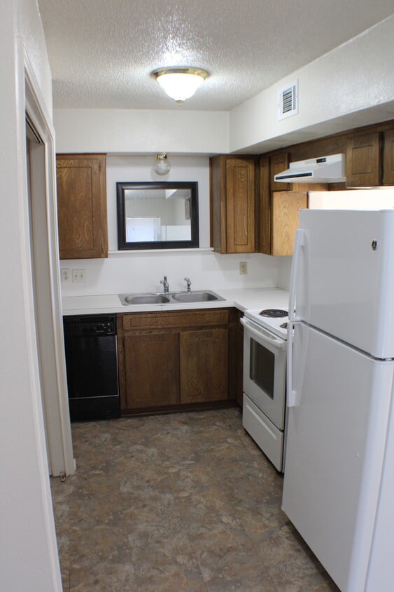 Kitchen - 4913 El Campo Ave