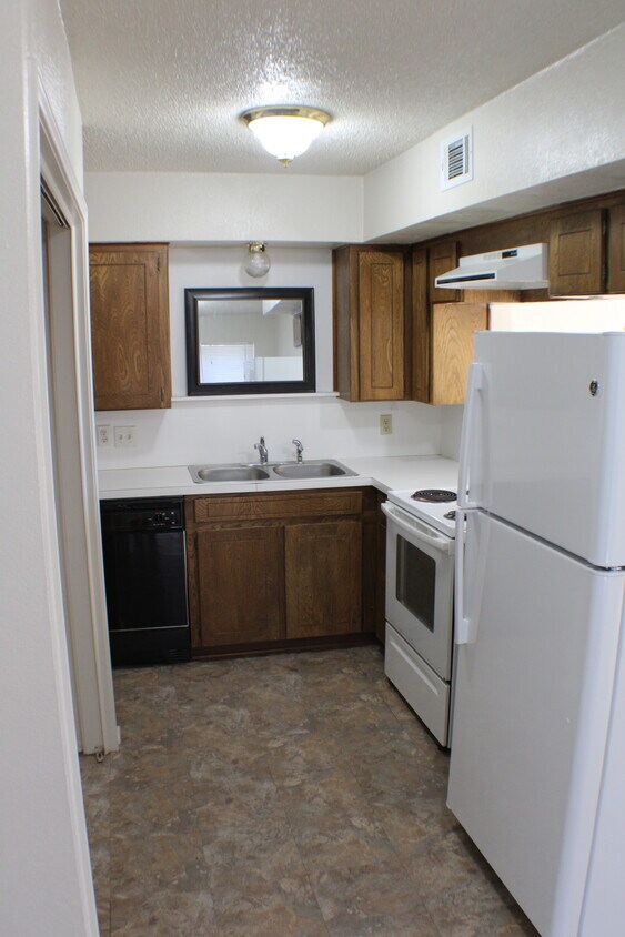 Kitchen - 4913 El Campo Ave