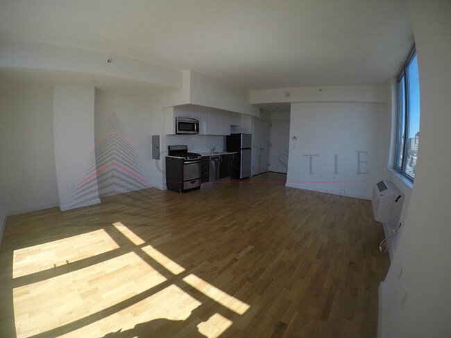 Building Photo - 1105 30th Rd