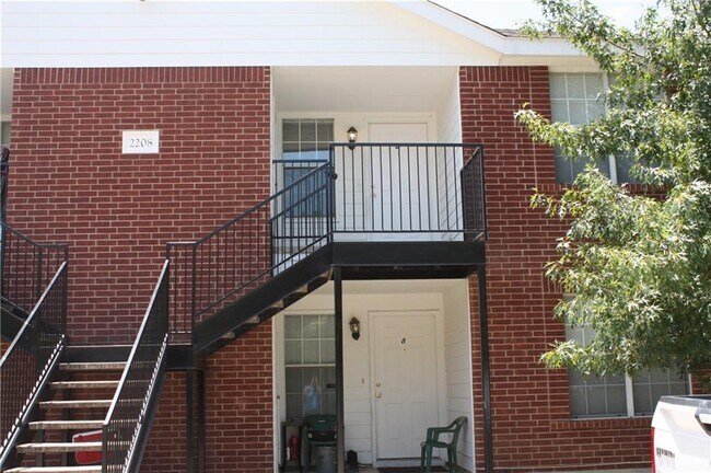 Foto del edificio - 2208 Katy Ln
