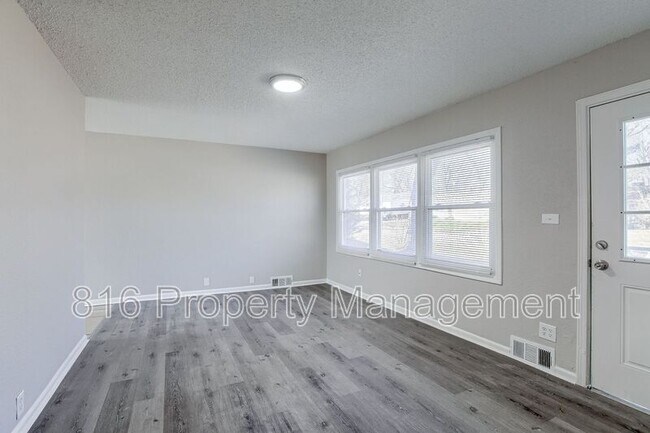 Building Photo - 11201 Crystal Ave
