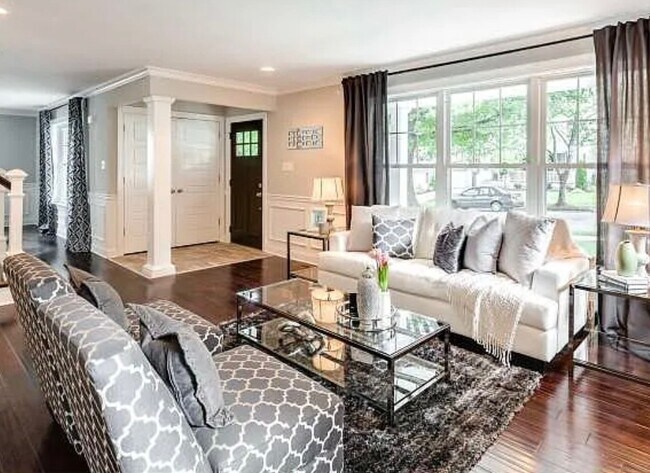 Foto del edificio - 321 E Cottage Ave